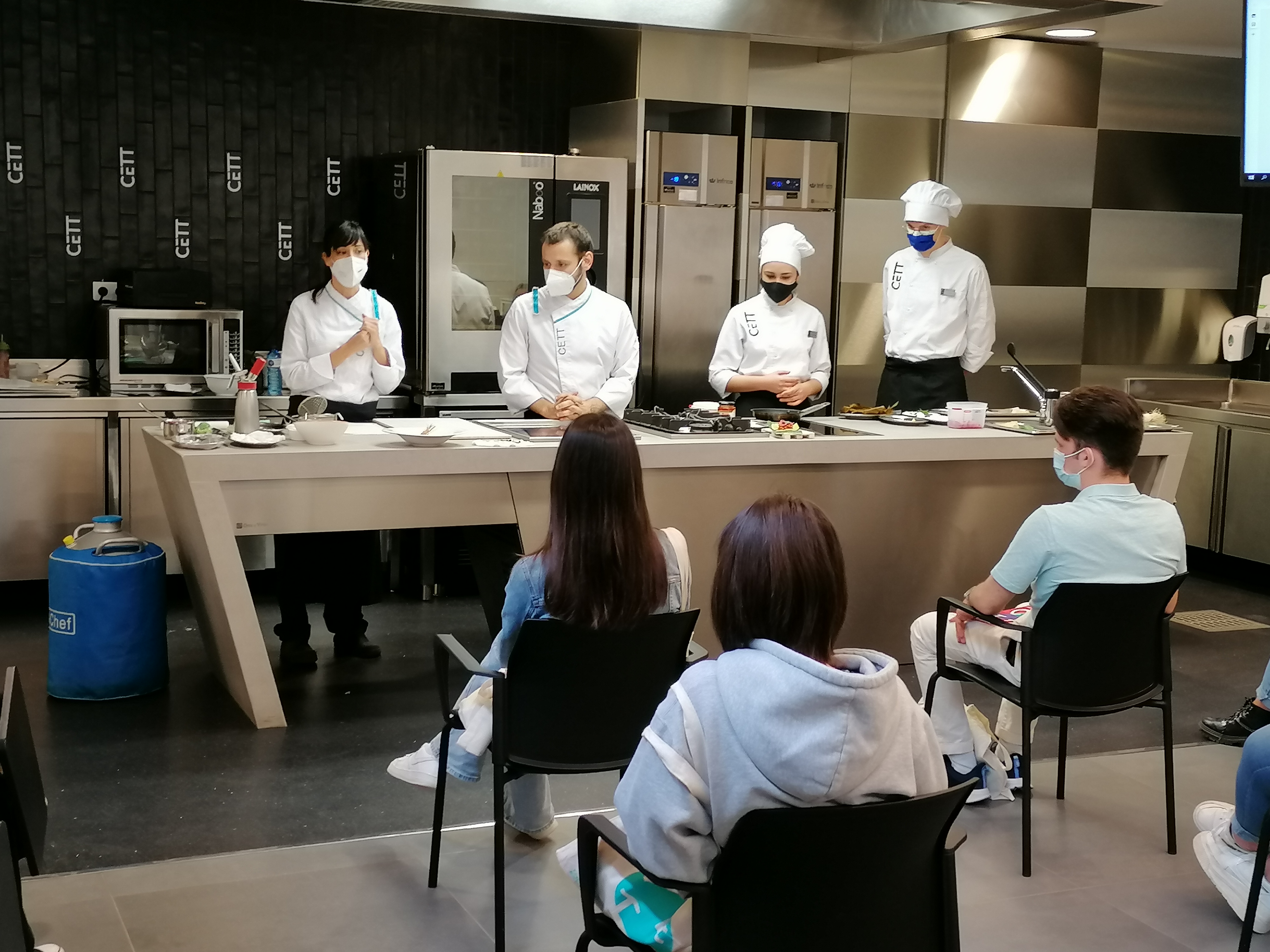 Photography from: 250 Personas asisten a la Jornada de Puertas Abiertas del CETT | CETT